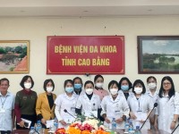 Công đoàn BVĐK tỉnh Cao Bằng: Tặng quà cho đoàn viên nữ có hoàn cảnh khó khăn nhân dịp Ngày phụ nữ Việt Nam 20/10.