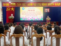 Tập huấn kỹ năng tư vấn, truyền thông – giáo dục sức khỏe, phản ứng có hại của thuốc và sai sót sử dụng thuốc trong lâm sàng cho điều dưỡng, kỹ thuật viên, hộ sinh viên.