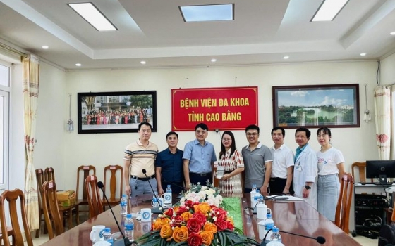 Hội thính học Việt Nam tặng thiết bị...