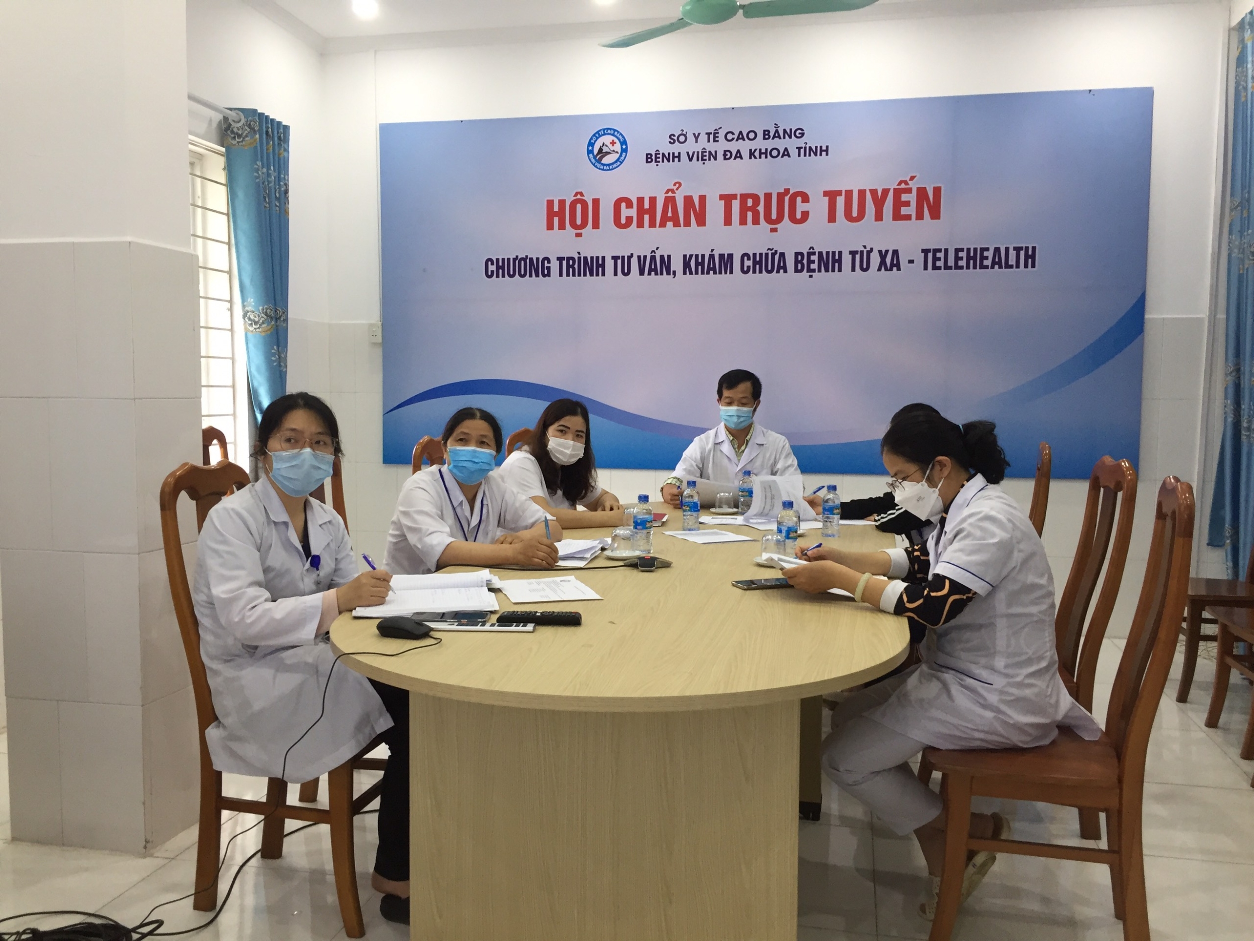 Chương trình tư vấn, khám chữa bệnh từ xa ngày 24/5.