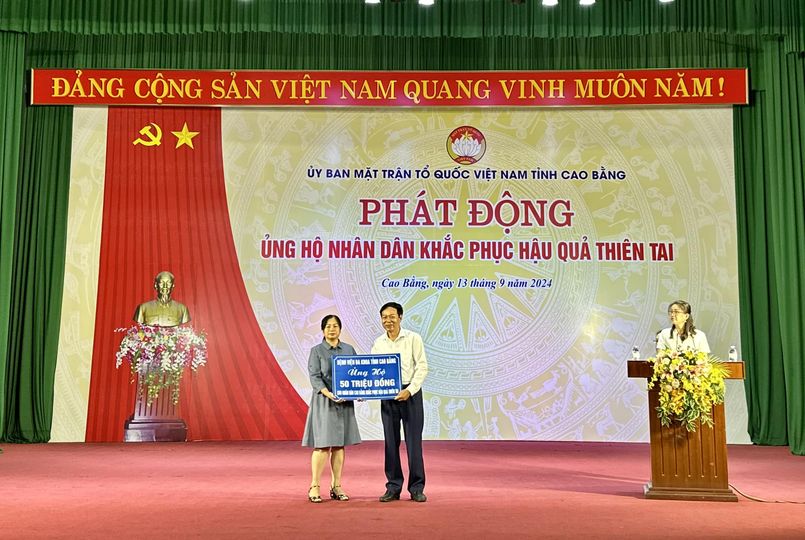 Bệnh viện Đa khoa tỉnh Cao Bằng quyên góp, ủng h?50 triệu đồng khắc phục hậu qu?thiên tai